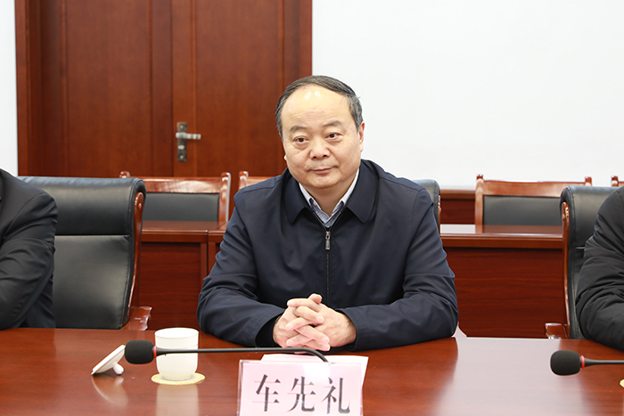 滨州医学院党委书记车先礼与挂职县委副书记和省派第一书记座谈交流