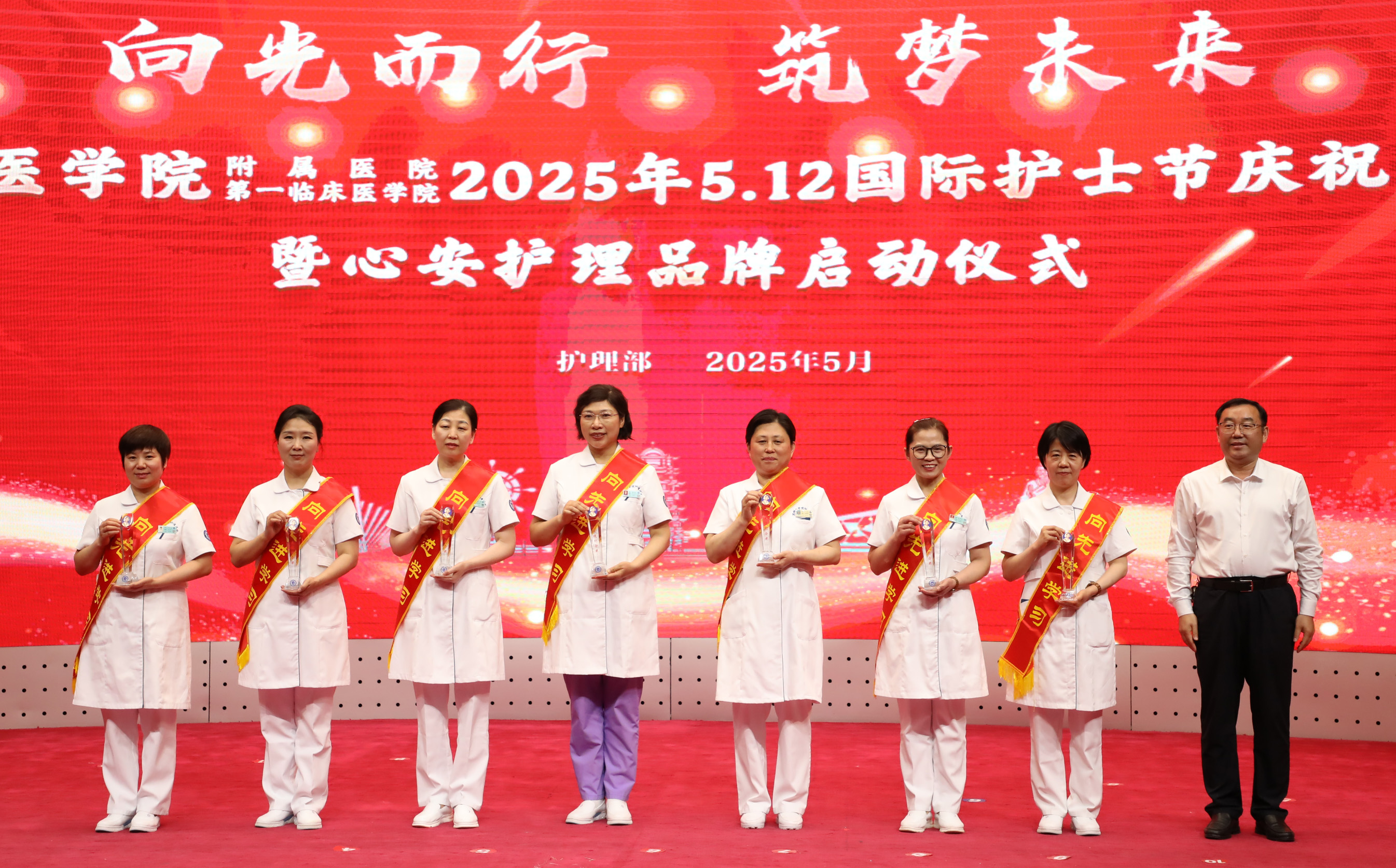 王东1.jpg